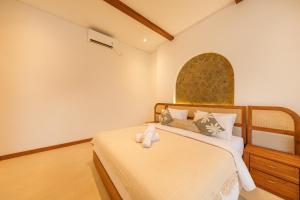 Kavana Élan 2BR Private Pool Villa - 5 mins to Berawa beach