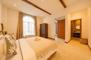 Kavana Élan 2BR Private Pool Villa - 5 mins to Berawa beach