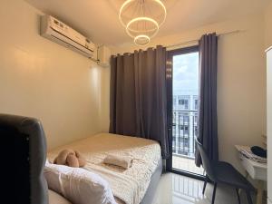 Affordable Stay at Shore Residence near MOA by VCA Staycation