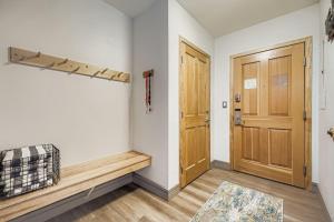 8256 Silver Mill condo
