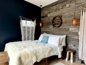 Luxury Design Rental with Breathtaking Mountain Views in Lone Pine, California