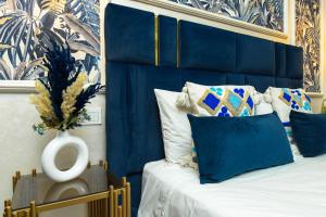 E-Appartement de luxe centre Gueliz piscine parking fibre netflix