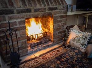 Wilfs Barn, romantic cottage with free parking