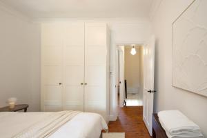 Luxe Pyrmont Apartment - Stylish 2BR Stay Near Darling Harbour