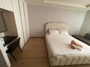 Condo in Clark! Spacious Studio in L Building