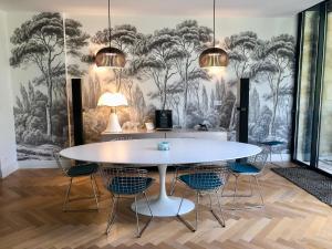 Family House in Bordeaux City Center Chartrons 250m2 - Pool, Garden, AC