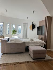 Cracow Center Jacuzzi & Sauna Penthouse Retreat