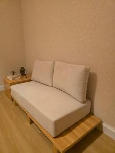 The Zen Chapter - 120 inch screen