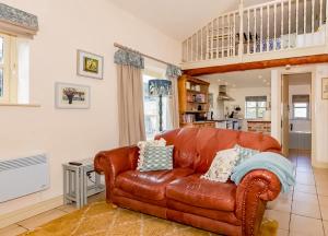 Wilfs Barn, romantic cottage with free parking