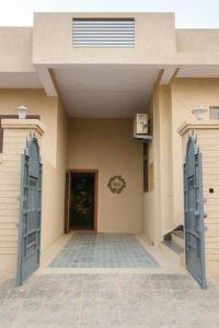 Happy Home Jaipur - Peaceful Villa with Garden
