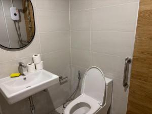 Cozy Thai-style Hideout 2 bedrooms in Santitham