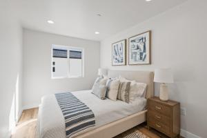 Modern Organic Getaway - New 2 Bed 2 Bath - Close to Beaches & Downtown