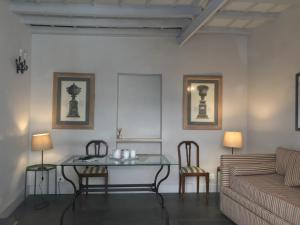 A nest in the heart of Rome, Via Giulia