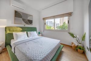 Lena Court - Spacious 3bdr, City Views
