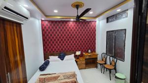 Meera Hotel And Lodging