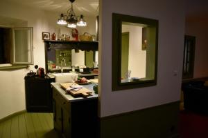 Maison en pierre rénovée avec jardin et piscine privative chauffée