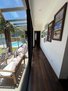 Morada de Francisco Casa com piscina perto do mar