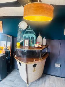 Lookout cabin farm stay firepit Hertford