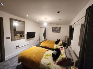 Charming Ground Floor Tudor Apartment Free Wifi Manchester