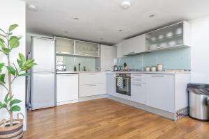 Bright and Spacious 3BDR Loft by Tooting Broadway