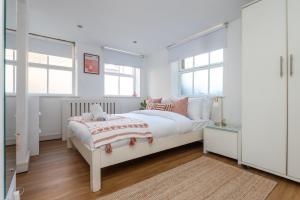 Bright and Spacious 3BDR Loft by Tooting Broadway