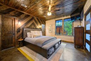 Counting Stars Cabin Hot tub Firepit Games EV