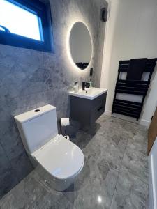 Newmore Highland Pods with Hot Tubs on NC500