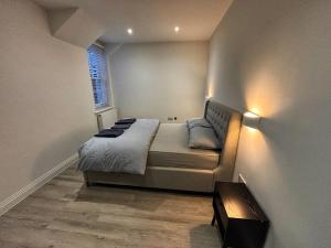 Luxury 1BR Modern Flat in London W7 with Terrace & Private Parking