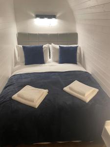 AfonCoed - A cozy, quiet stay by the river