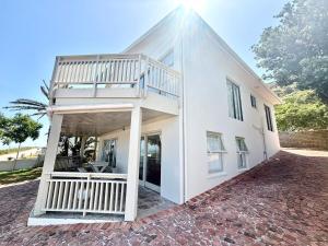 Skye Beachfront Apartment