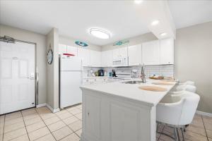 Pelican Beach 1118 by Pelican Beach Management