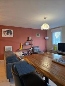 Entre Mer et Village, Piscine et Balcon