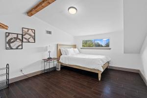 Spacious 4BR w Fenced Yard