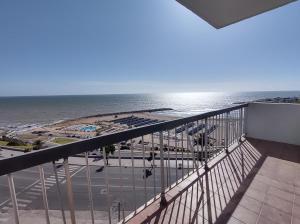 Frente a la playa Varese 3 amb con cochera - Brown 782 Mar del Plata