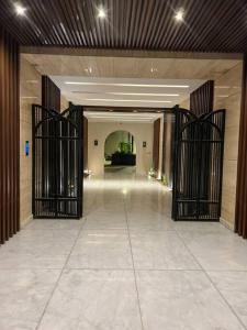 شقة فاخرة تقع في حي الملقا