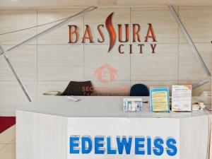 Cozy 2BR Bassura Apt pool WI-FI Netflix