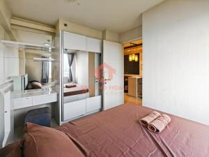 Cozy 2BR Bassura Apt pool WI-FI Netflix