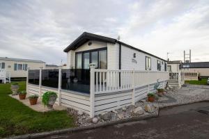 Starlings Nest at Hamilton Lodge