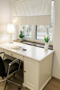 Rheinblick und Yachthafen mit privatem Stellplatz