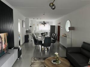 Condo in Sunninghill, Sandton
