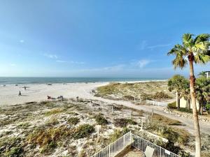 Chateaus on White Sands 302