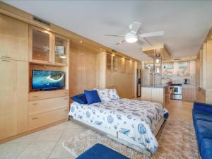 Harbour Light Towers 505