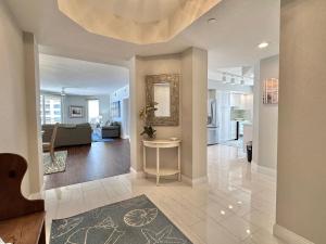 Mandalay Beach Club 1008-SM