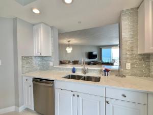 Mandalay Beach Club 1008-SM