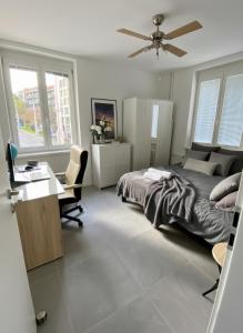 CASTE Apartment, 1-4 guests, Garage, Historical Downtown