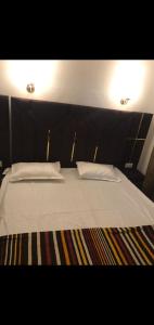 Hotel Gurujee residence