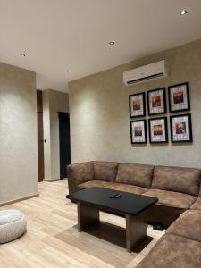 Luxury 2BR - Steps To Boulevard