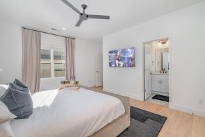 Aurora-Private Deck-9 Mins to Broadway