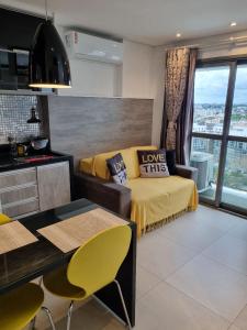 Studio Moderno no Centro com Piscina, Vista Panorâmica e Garagem