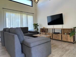 Casa Moderna, Barrio Nayades